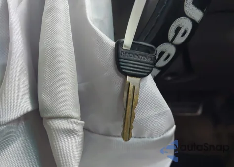 2000 Honda Civic Value Package from USA, damaged, VIN 2HGEJ6616YH511551